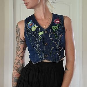 STUNNING VINTAGE BEADED AND EMBROIDERED VEST